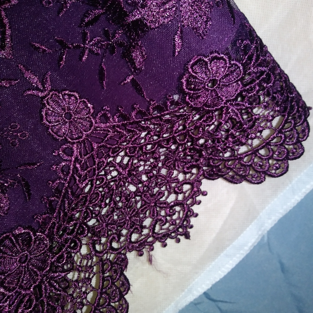 Lacey Dress - Picture 3 of 6